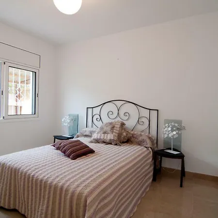 Casa 2 Dormitorios A Pie Del Mar Con Su Jardin Y Parking Holiday home *